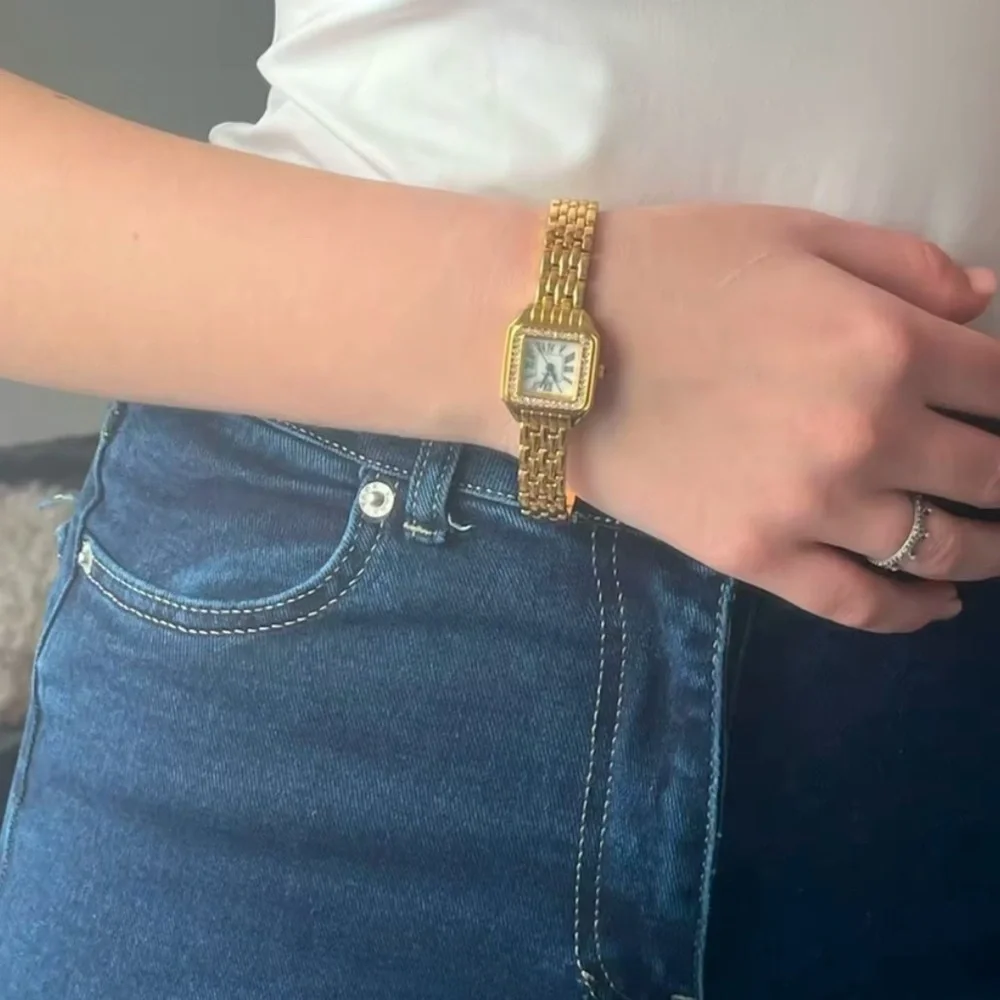 New! Waterproof Panthere Classic Gold Crystal Stainless Steel Gold Watch
